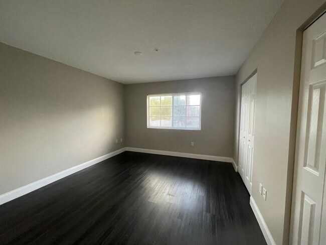 Building Photo - 4824 N State Rd 7