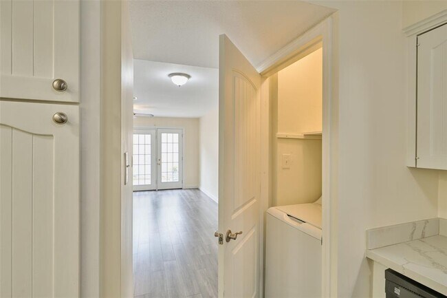 Building Photo - 2308 Winrock Blvd