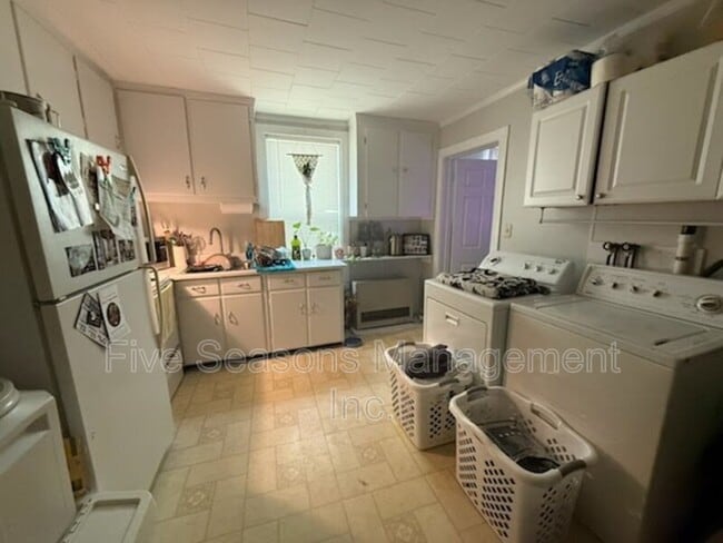 Building Photo - 28-30-30 Conger Ave