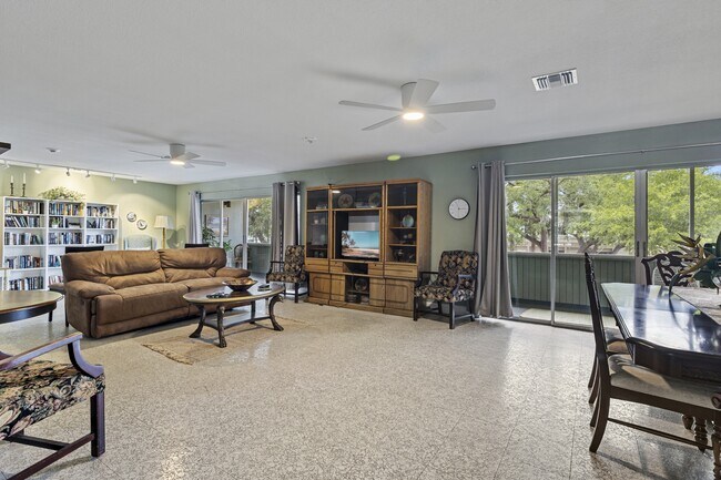 Building Photo - 21280 Brinson Ave