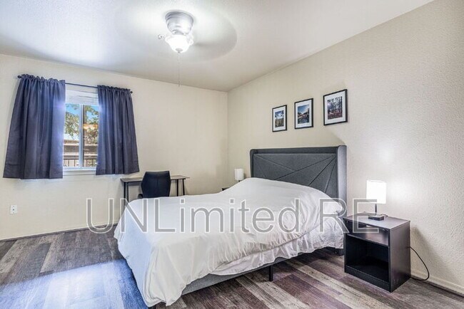 Building Photo - 1385 W University Ave