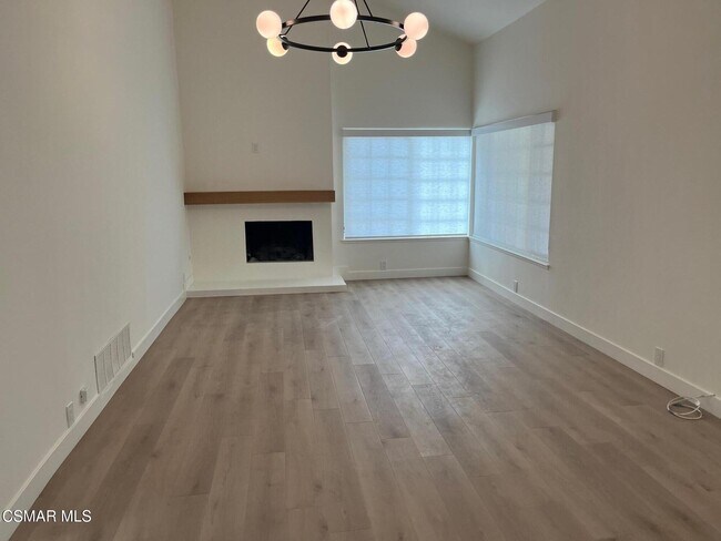 Building Photo - 2040 Shady Brook Dr