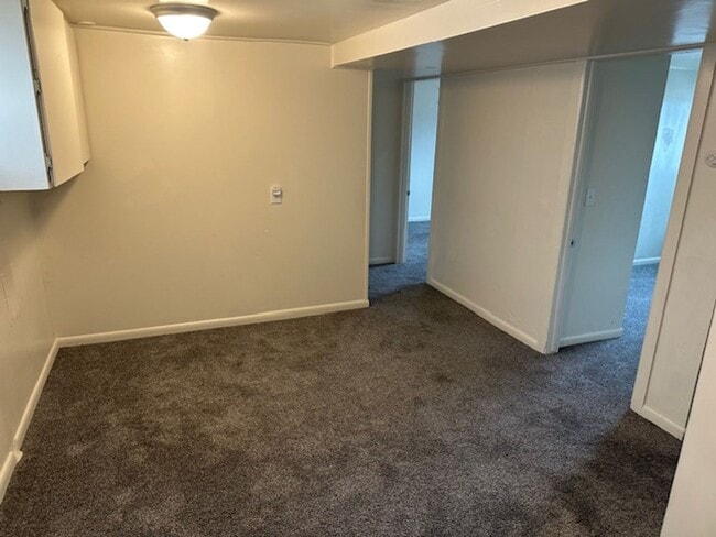 Building Photo - Newly Renovated Home in Washington Terrace...