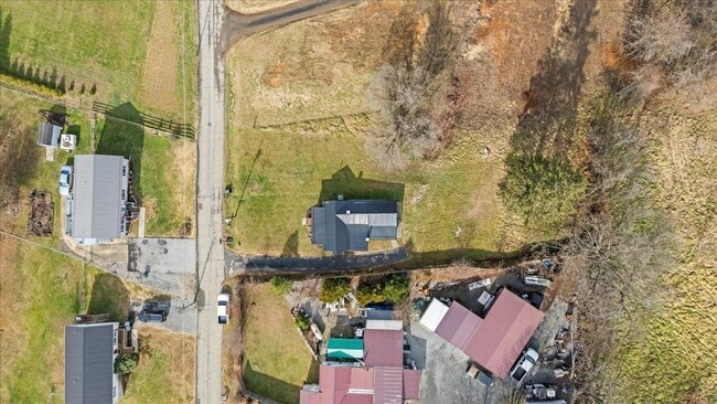 Building Photo - 1471 E State St