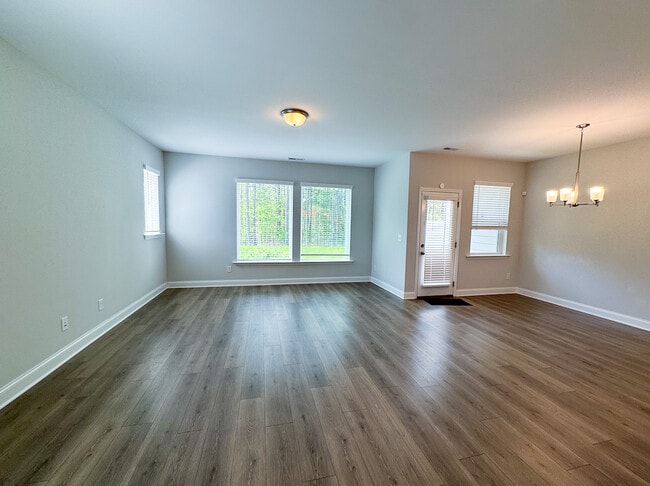 Building Photo - 3027 Dunnock Dr
