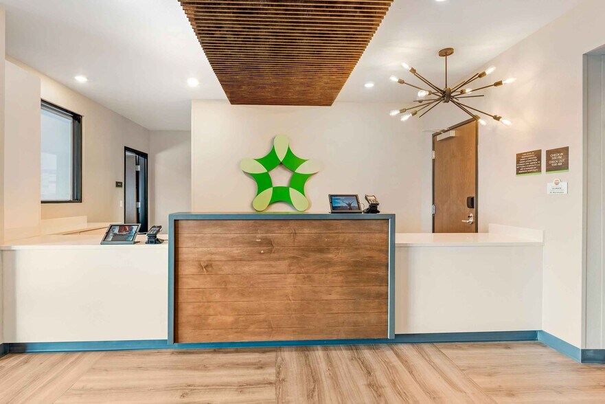 Building Photo - Furnished Studio-Temple