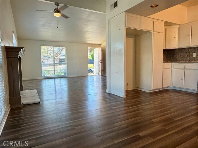 Building Photo - 832 S Prospero Dr