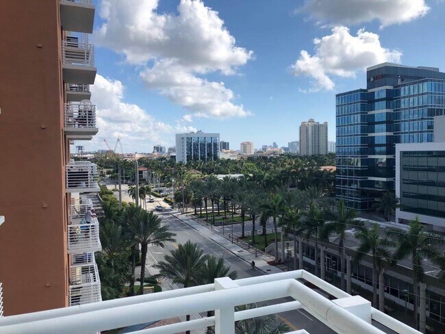 Building Photo - 18800 NE 29th Ave