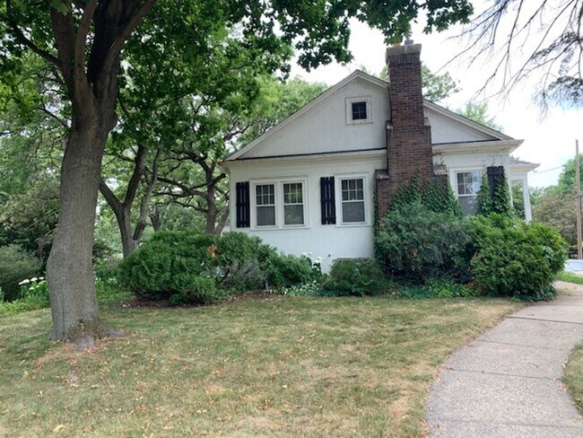 Building Photo - 4200 Brookside Ave