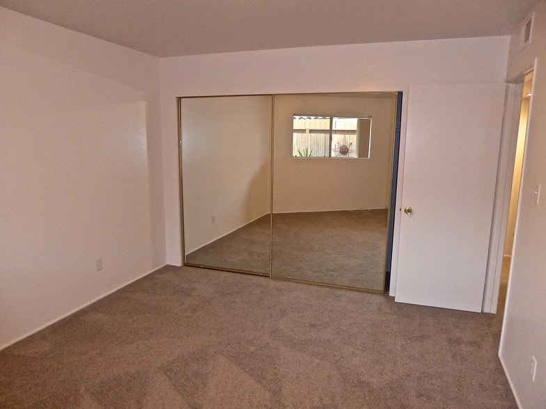 Large bedrooms - 1201 Buena Vista