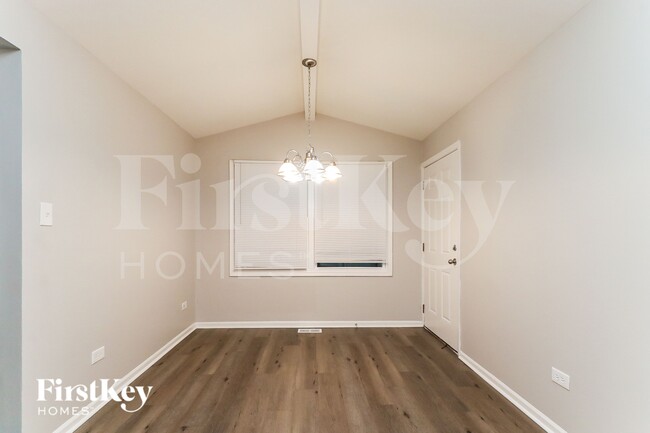 Building Photo - 2105 THREE Forks Dr