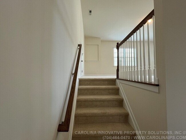 Building Photo - 385 Hawks Creek Pkwy