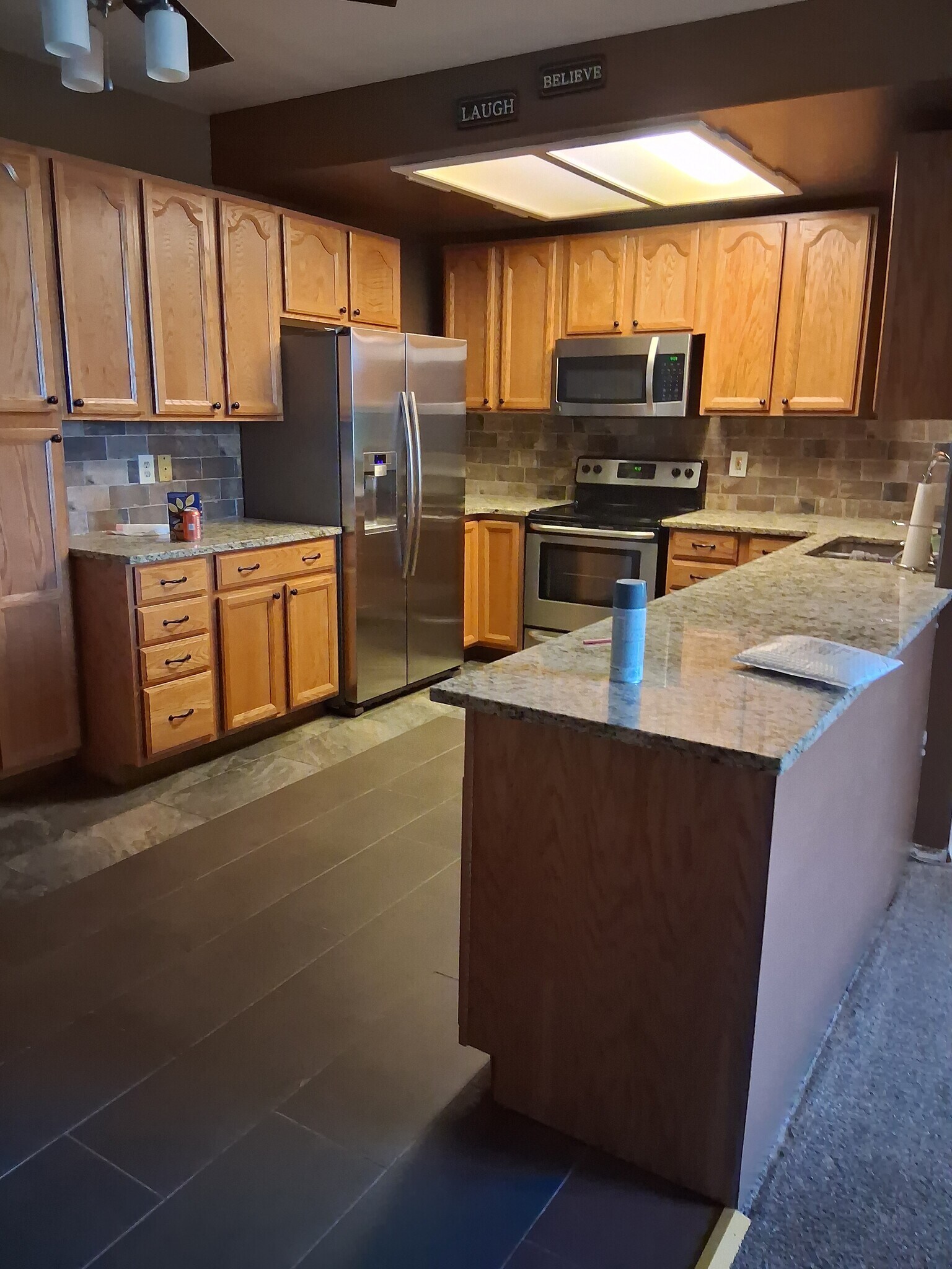 Beautiful kitchen with stainless steel appliances in the ice and water dispenser do work. - 1089 S Walden Way