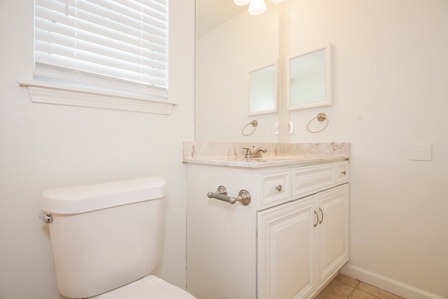 Building Photo - 8411 Galena View Dr