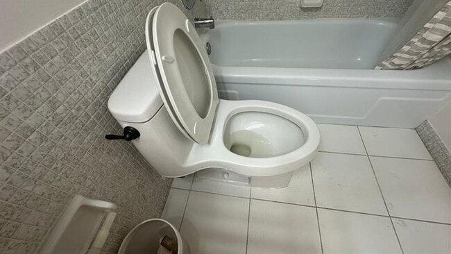 Building Photo - 625 Antioch Ave