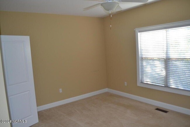 Building Photo - 128 Cypress Cir