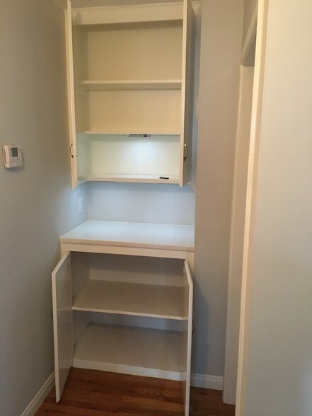 Hallway storage - 1912 Jackson St