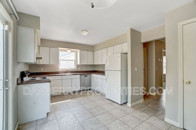 Building Photo - 3612 Willow Run Dr