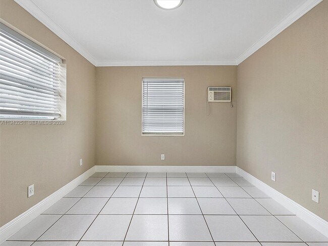 Building Photo - 1321 SW 33rd Terrace