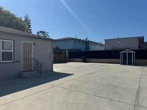 Building Photo - 170-170 1/2 Garret Avenue