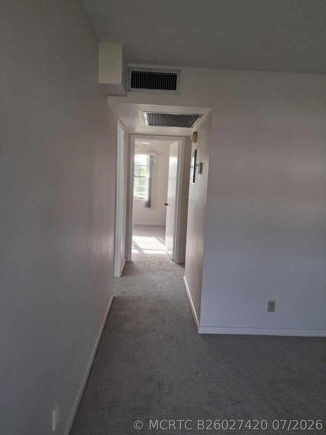 Building Photo - 445 Fanshaw N