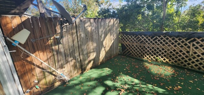 Building Photo - Two Bedroom, Two Bath-Fully Furnished