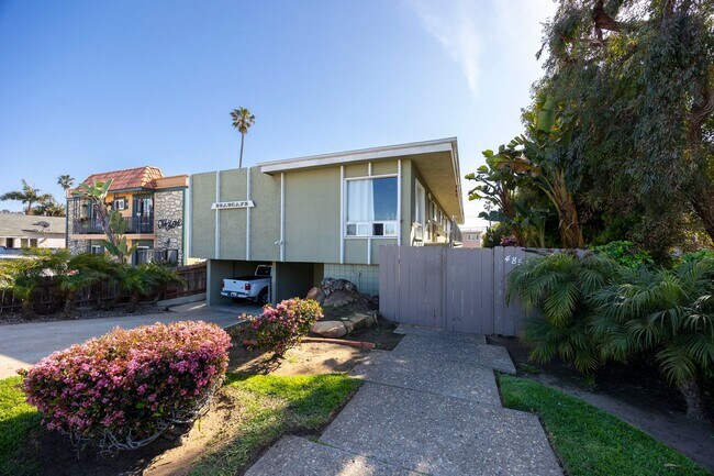 Building Photo - Charming 2 BR Near Sunset Cliffs with 2 Pa...