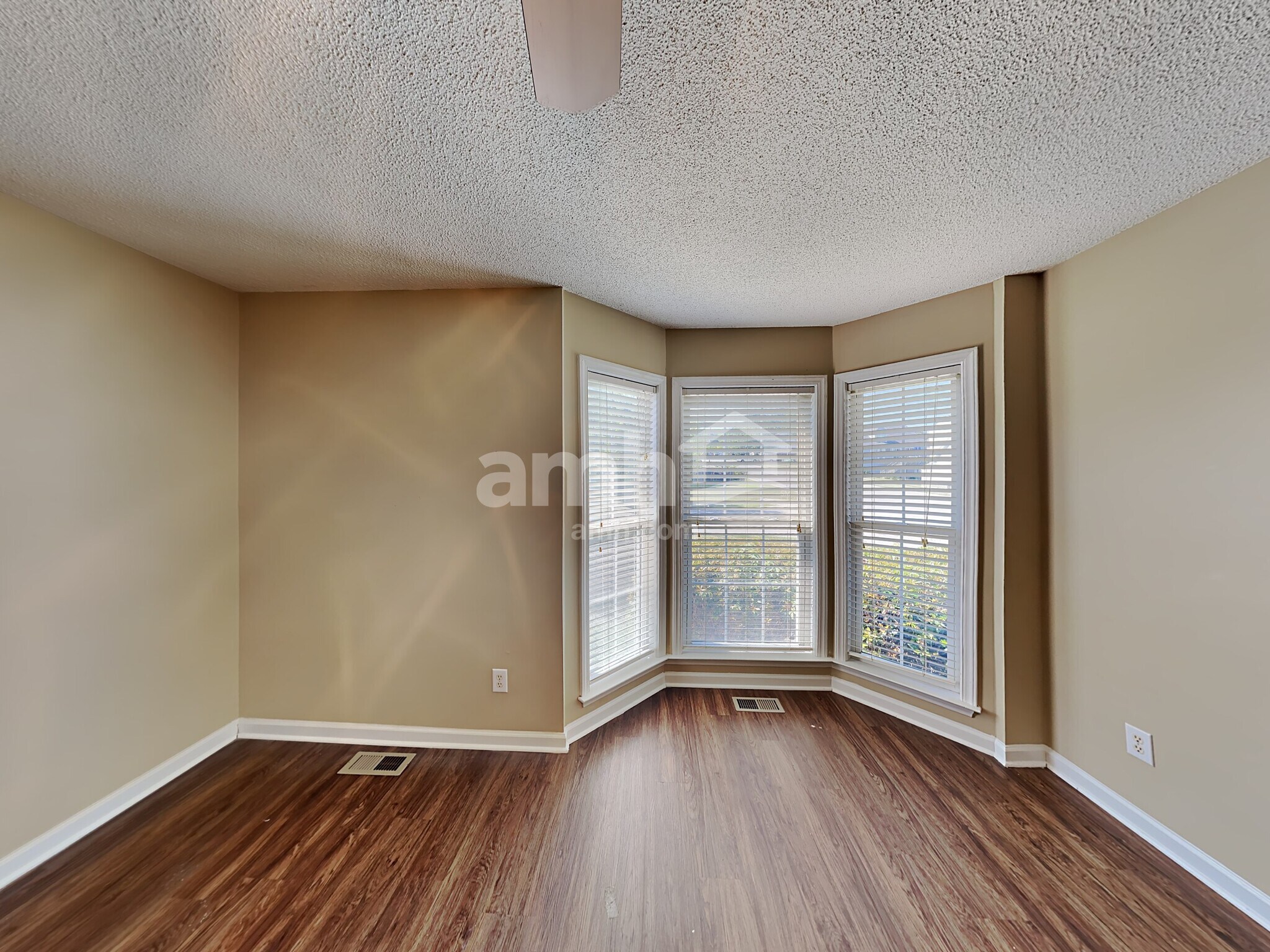 Building Photo - 7101 Missionary Ridge Dr