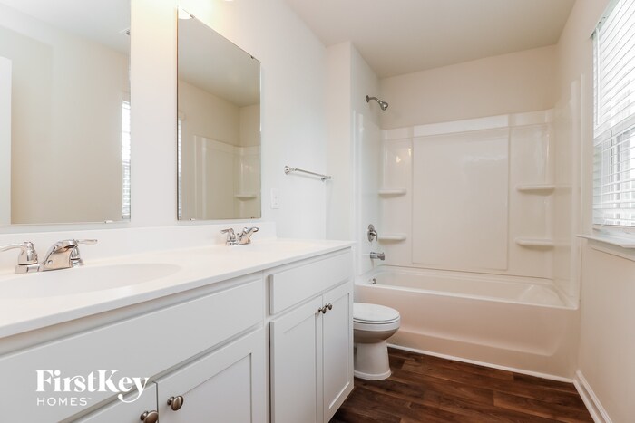 Building Photo - 500 Wayton Cir