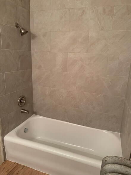 Building Photo - 8220 S Langley Ave