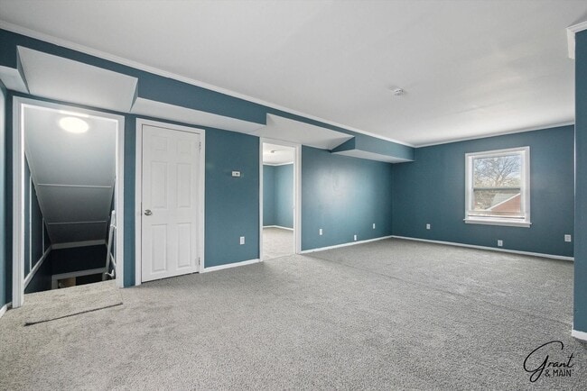 Building Photo - 4 bedroom $1300