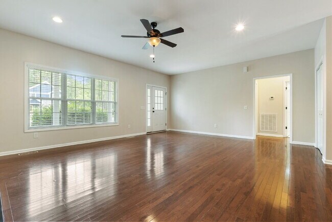Building Photo - 1350 Monticello Dr
