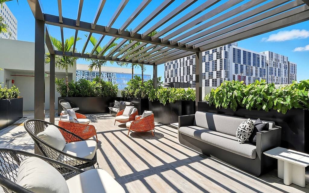 Building Photo - 777 NW 2nd Ave