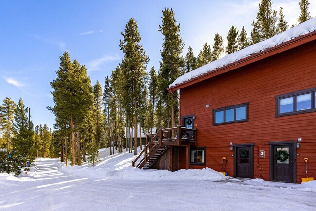 Building Photo - 157 Independence Cir