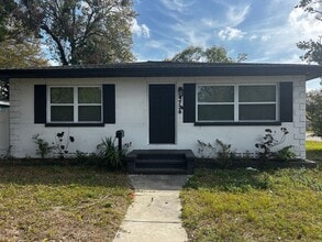 Building Photo - Cozy 2-Bedroom Home in the Heart of St. Petersburg