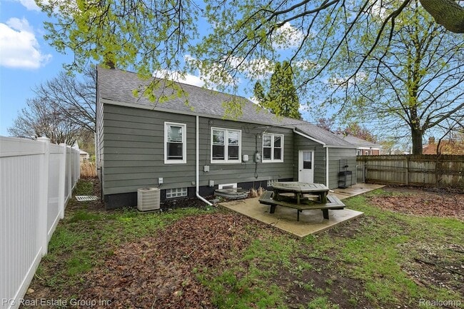 Building Photo - 4307 Cooper Ave