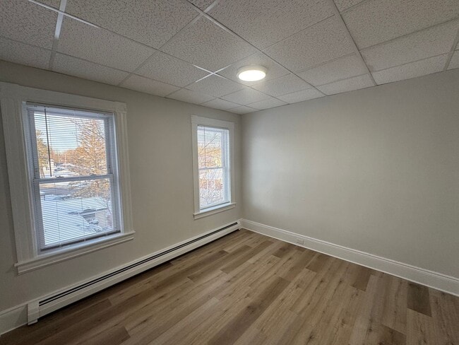 Building Photo - 16 Avon St