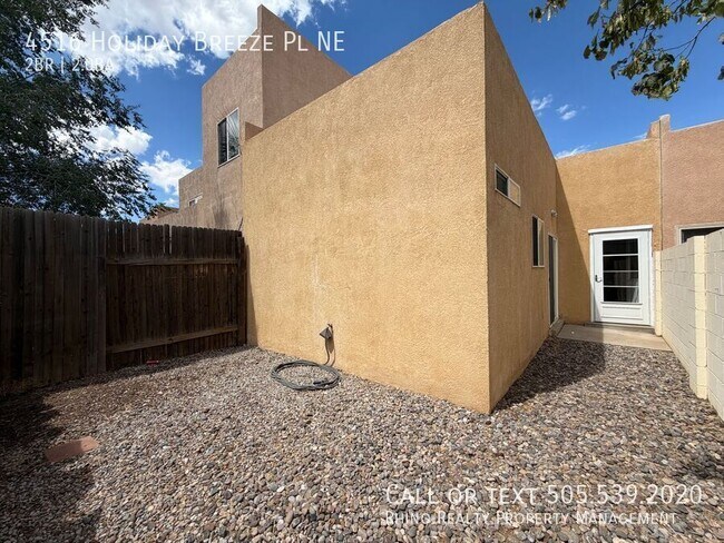 Building Photo - 4516 Holiday Breeze Pl NE