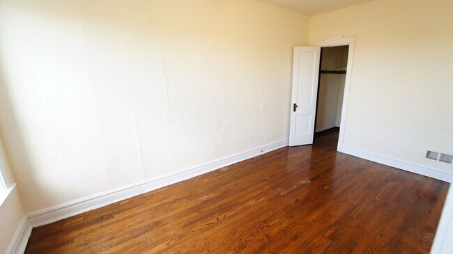 Building Photo - 2638 N Milwaukee Ave