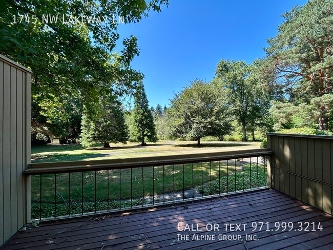 Building Photo - 1745 NW Lakeway Ln