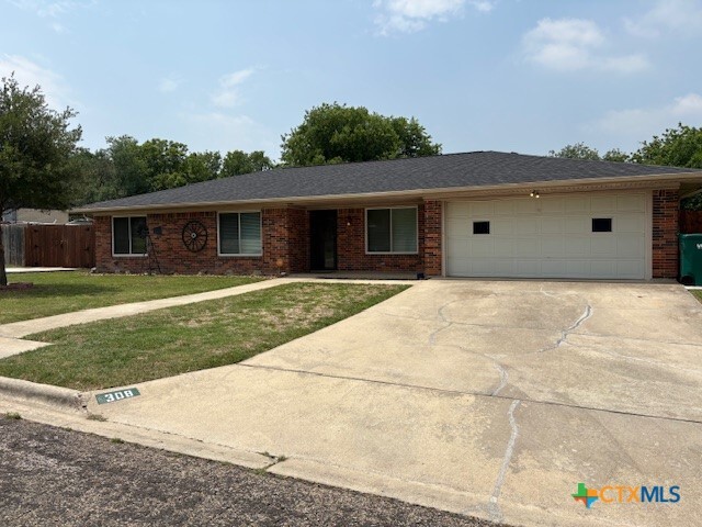 Primary Photo - 308 Live Oak Dr