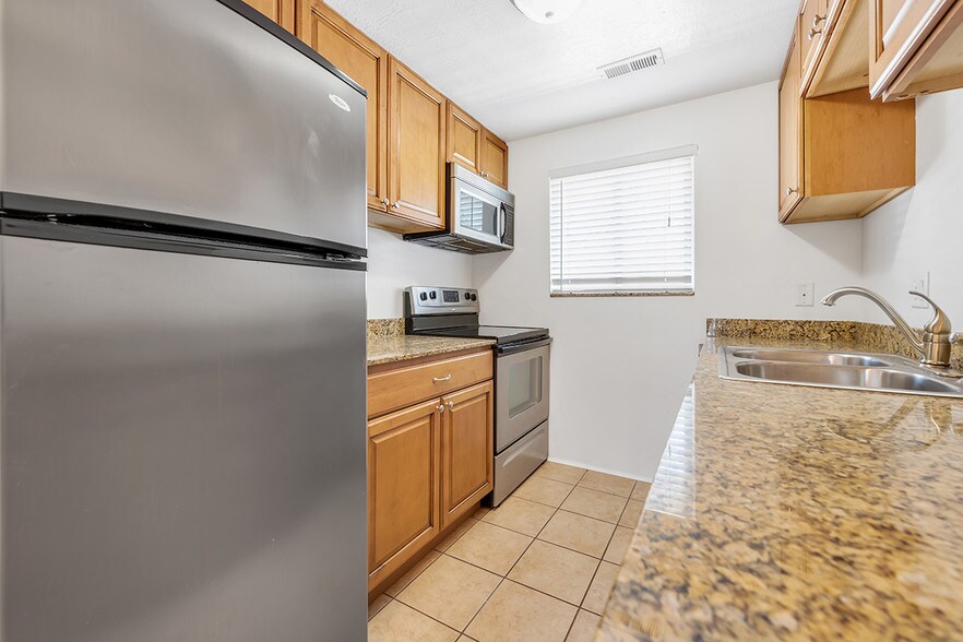 Building Photo - 455 N 400 W
