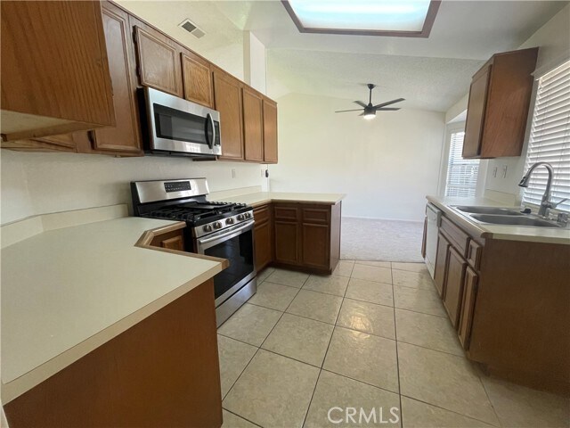 Building Photo - 24620 Mantee Pl