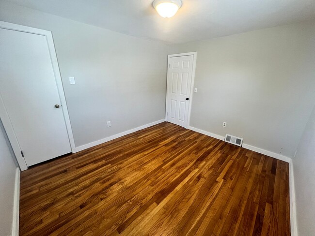 Building Photo - Single Family Ranch for Rent In Sixteen Ac...