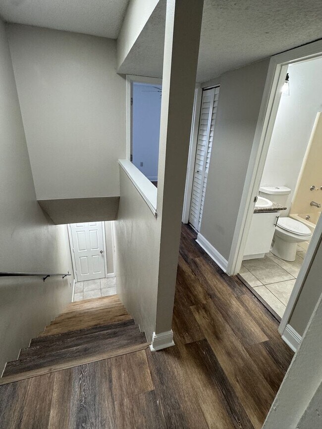 Building Photo - 1191 Bentley Rd