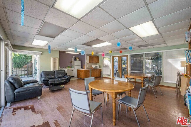 Building Photo - 3166 S Sepulveda Blvd