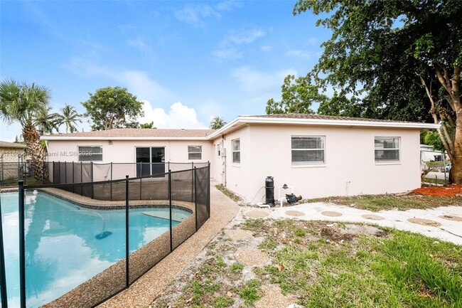 Building Photo - 6621 Pebble Beach