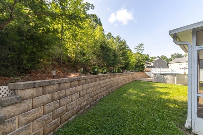 Building Photo - 1416 Madison Oaks Rd
