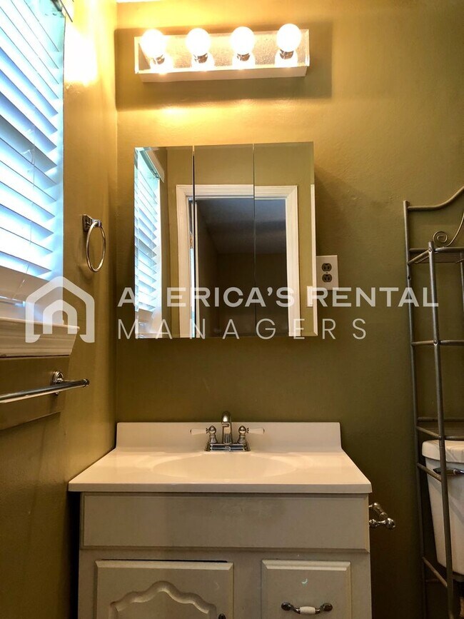 Building Photo - Great Home for Rent in Pelham! Available t...