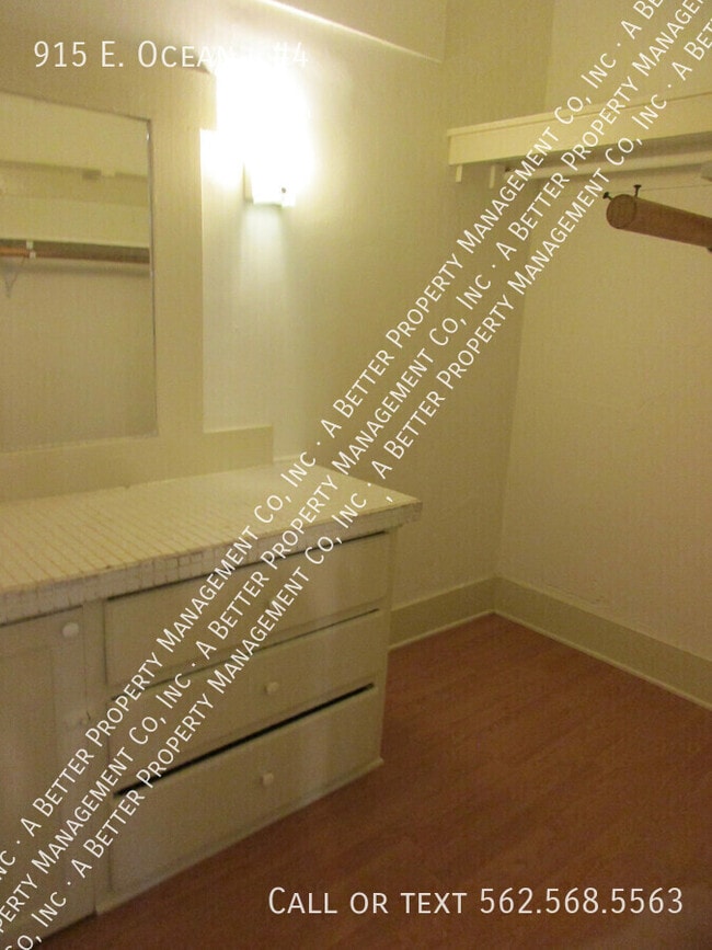 Building Photo - 915 E. Ocean-#4
